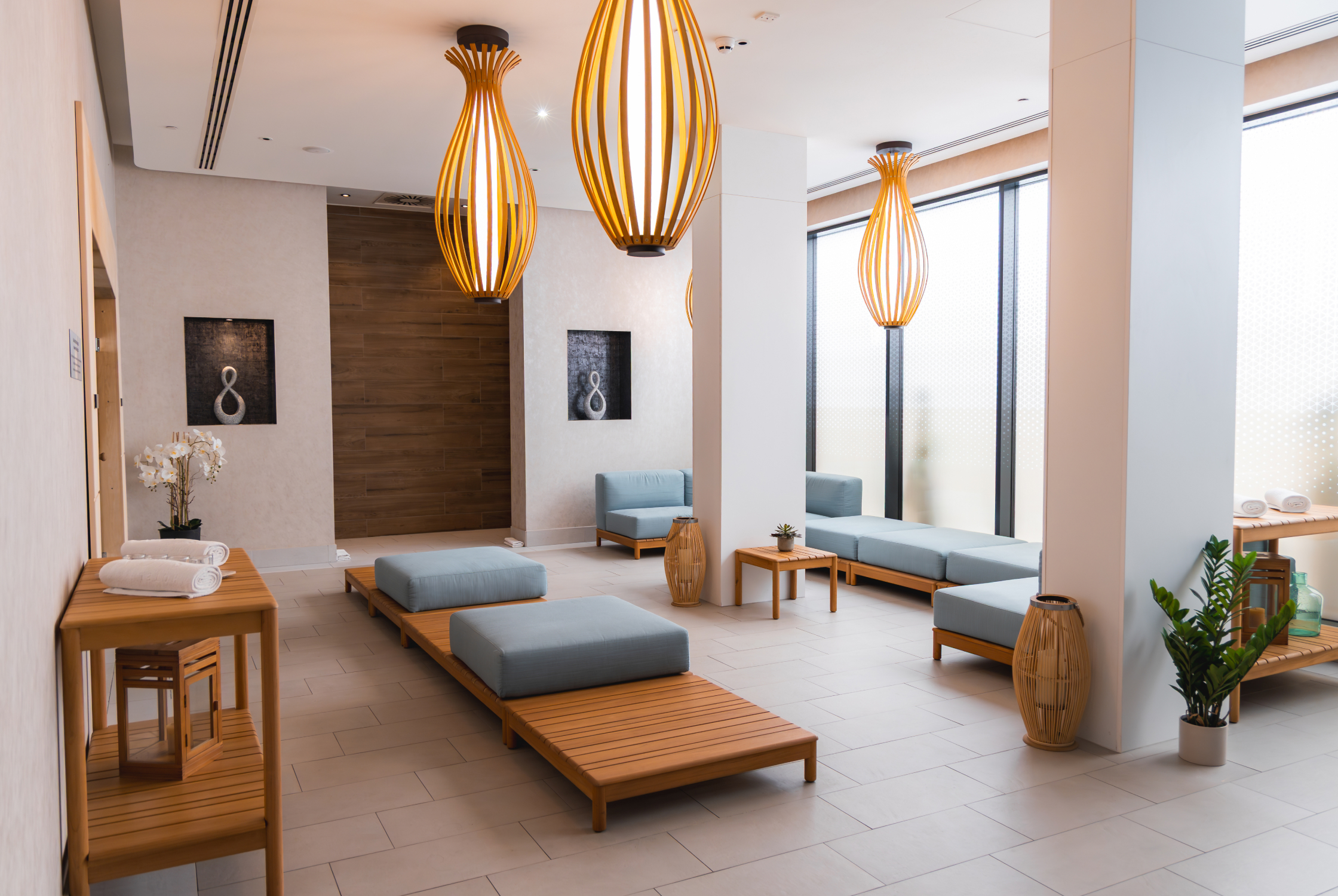 Best salon interior designer in Ahmedabad creating elegant and functional beauty salon interiors